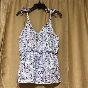 This is a beautiful SHEIN girls top